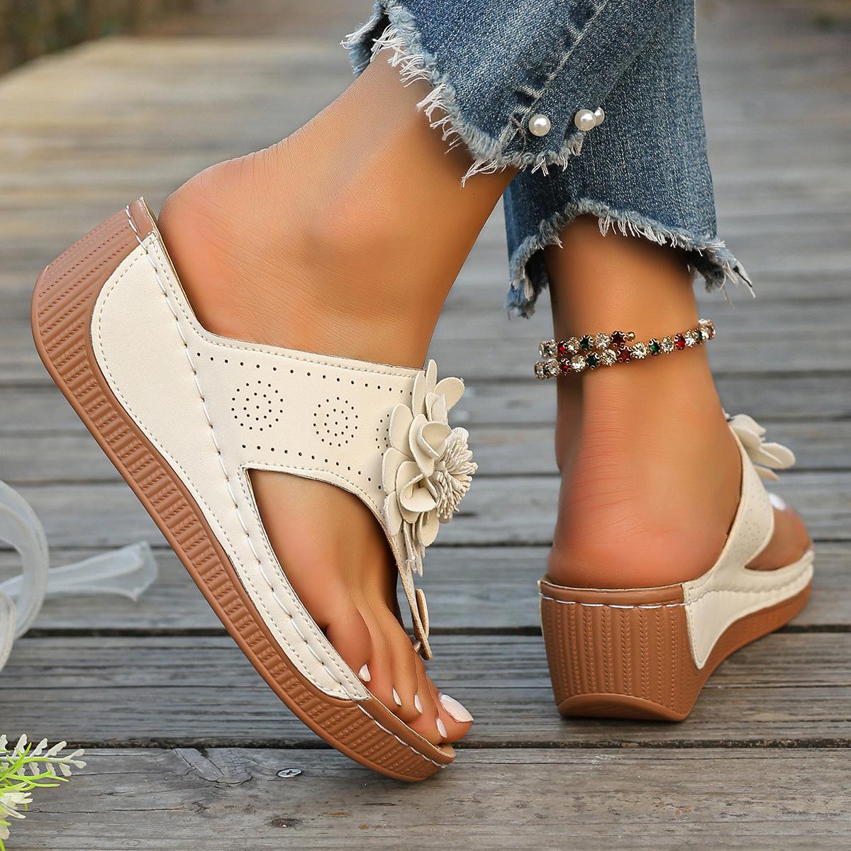 South East Asia 2025 spring and summer new foreign trade large size women s shoes 2025 a flower open toe slippers women s sandals 43
South East Asia 2025 spring and summer new foreign trade large size women s shoes 2025 a flower open toe slippers women s sandals 43