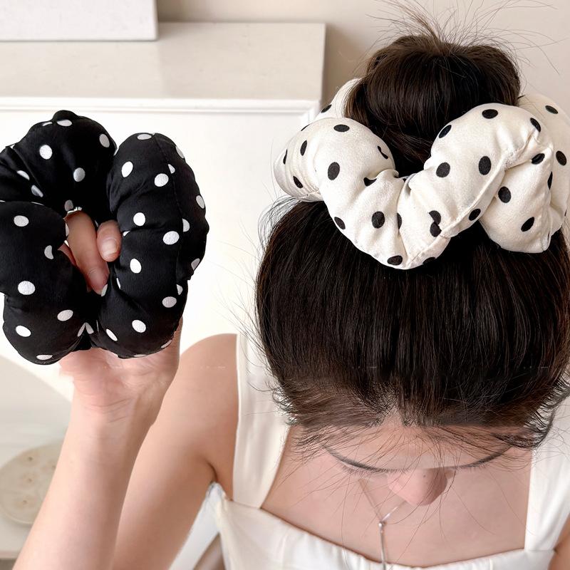 Fabric sponge polka dot ball head large intestine hair band high sense temperament hair rope fashion new versatile hair accessories
Fabric sponge polka dot ball head large intestine hair band high sense temperament hair rope fashion new versatile hair accessories