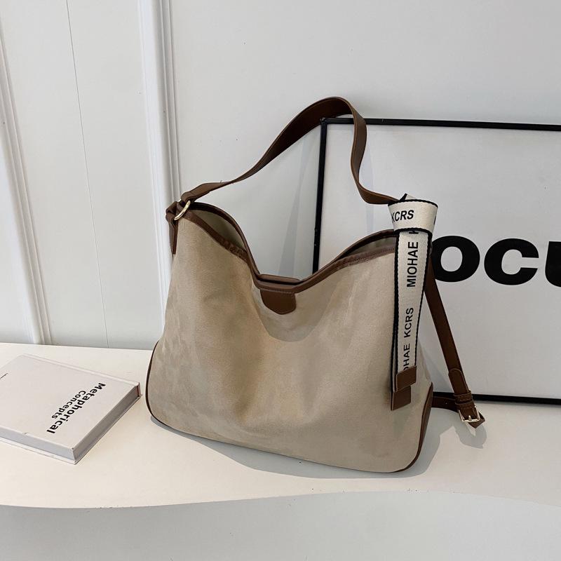 Женская сумка-тоут через плечо: Вместительная, ретро, универсальная одноплечевая сумка для поездок на работу или учебу хаки
Женская сумка-тоут через плечо: Вместительная, ретро, универсальная одноплечевая сумка для поездок на работу или учебу хаки