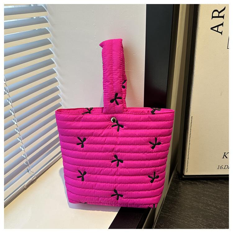 Печатная пуховая хлопковая одежда новая легкая повседневная стеганая хлопковая для выхода на работу ручная сумка-ведро для переноски женщина розы красного
Печатная пуховая хлопковая одежда новая легкая повседневная стеганая хлопковая для выхода на работу ручная сумка-ведро для переноски женщина розы красного