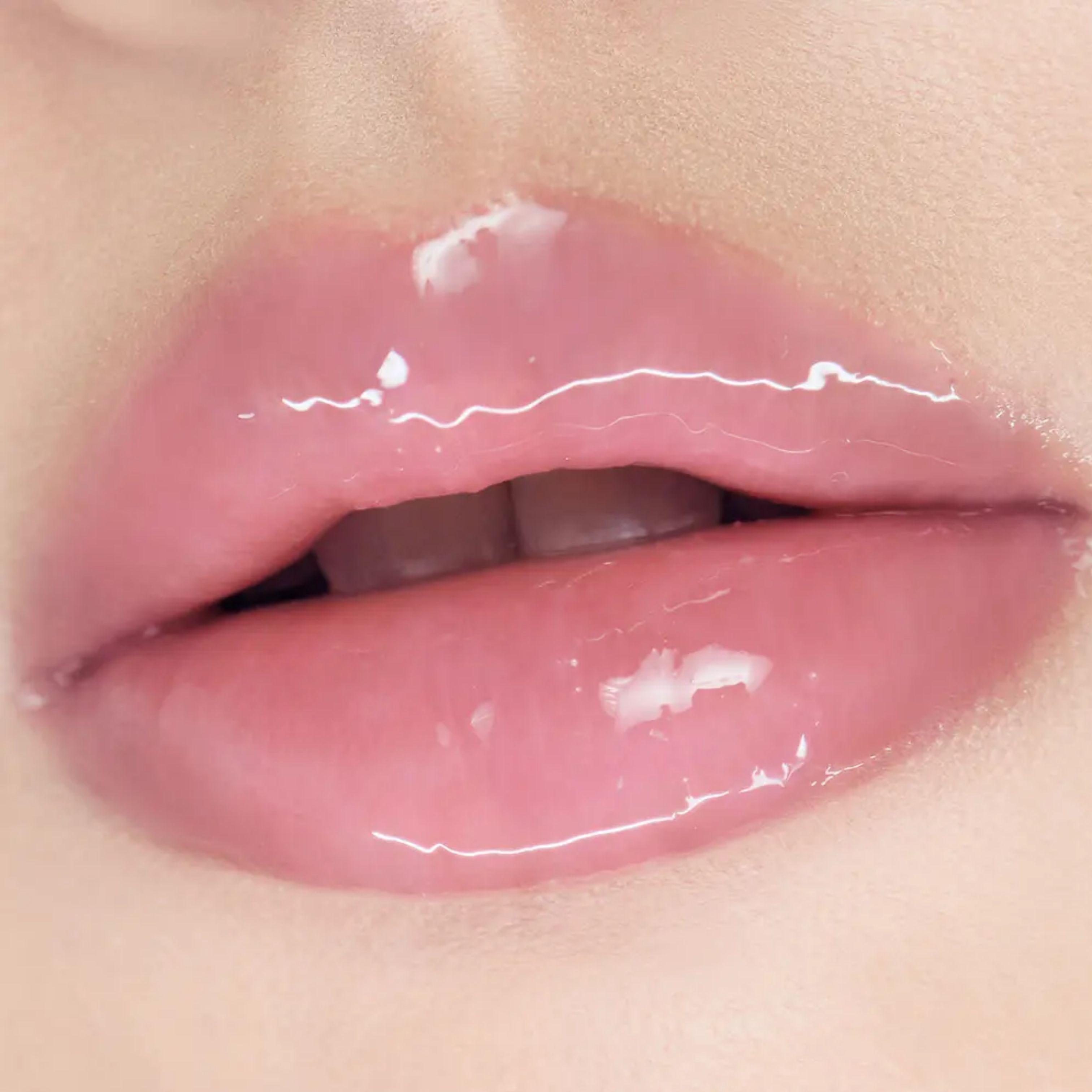 RISKY Be Bold Lip Gloss 3.1g (16 Colors) Lotty
RISKY Be Bold Lip Gloss 3.1g (16 Colors) Lotty
