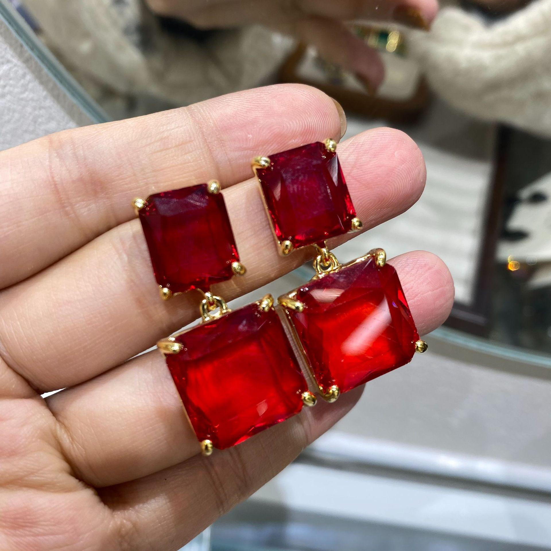 French Fashion Transparent Blue Square Ice Cube Texture Earrings, Earrings Contrasting Color Transparent Three-Dimensional Studs, High-End Earrings.
French Fashion Transparent Blue Square Ice Cube Texture Earrings, Earrings Contrasting Color Transparent Three-Dimensional Studs, High-End Earrings.