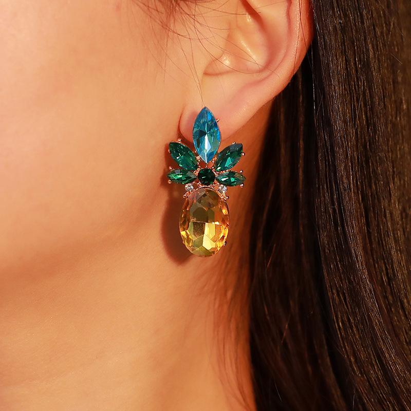 European-American Crystal Rhinestone Pineapple Earrings - Unique, Creative Fruit Jewelry
European-American Crystal Rhinestone Pineapple Earrings - Unique, Creative Fruit Jewelry