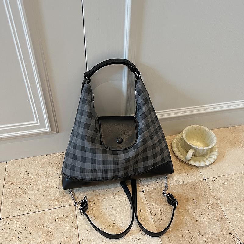 Клетчатая сумка-пельмень для поездок на работу, женская, большой вместимости, для отдыха, новая нишевая, на одном плече, сумка-мессенджер, рюкзак чёрный
Клетчатая сумка-пельмень для поездок на работу, женская, большой вместимости, для отдыха, новая нишевая, на одном плече, сумка-мессенджер, рюкзак чёрный