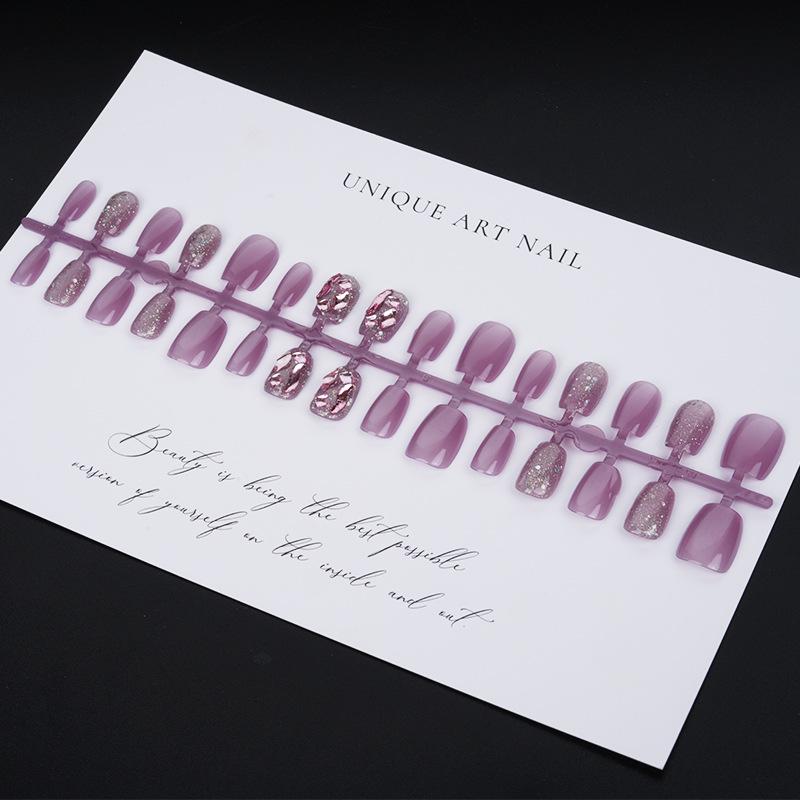 Wearable Luxurious Diamond Cat Eye False Nails, 30-Piece Set with Pre-Made, Divided Sizes.
Wearable Luxurious Diamond Cat Eye False Nails, 30-Piece Set with Pre-Made, Divided Sizes.