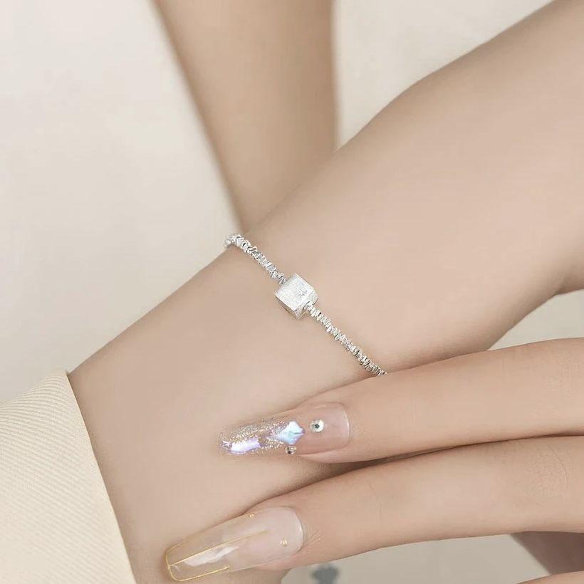 Women s Sterling Silver Geometric Crushed Bracelet - Elegant, Versatile, High-End Design 925 Sterling Silver
Women s Sterling Silver Geometric Crushed Bracelet - Elegant, Versatile, High-End Design 925 Sterling Silver