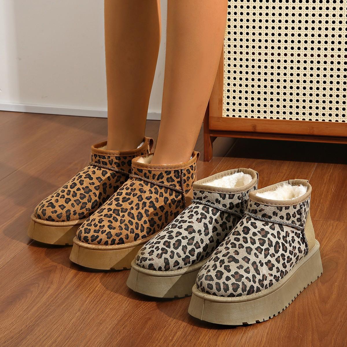 In the autumn and winter of 2024, the new thick-soled non-slip, piled, thickened and warm indoor and outdoor wear fur integrated snow boots for women 41 хакі
In the autumn and winter of 2024, the new thick-soled non-slip, piled, thickened and warm indoor and outdoor wear fur integrated snow boots for women 41 хакі