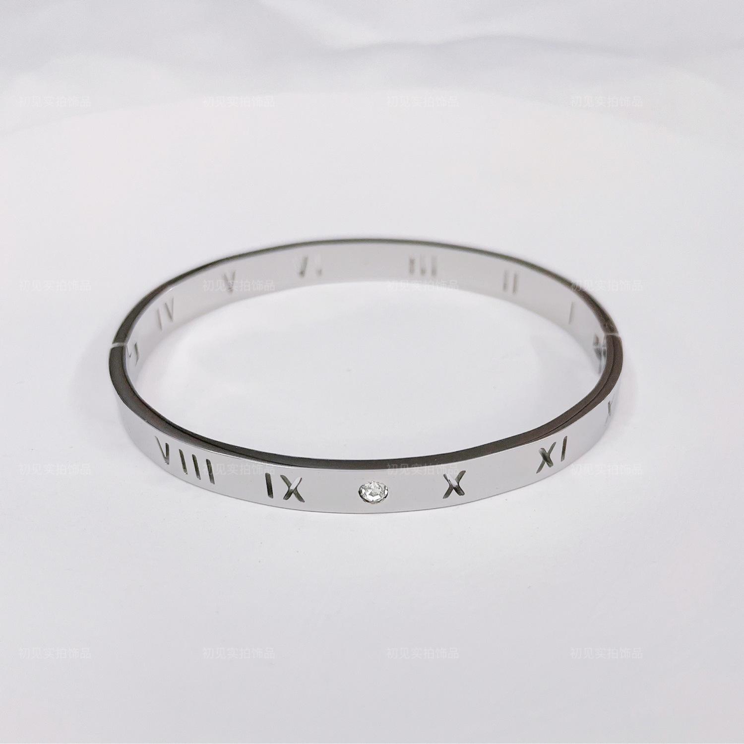 bracelet fashionable personality Roman character does not fade bracelet Korean simple women s bracelet with jewelry men s European and American models
bracelet fashionable personality Roman character does not fade bracelet Korean simple women s bracelet with jewelry men s European and American models