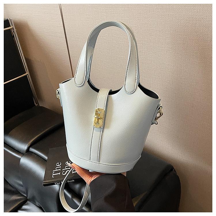 Niche temperament portable child and mother bucket bag women s new casual versatile commuter shoulder messenger bag синий
Niche temperament portable child and mother bucket bag women s new casual versatile commuter shoulder messenger bag синий