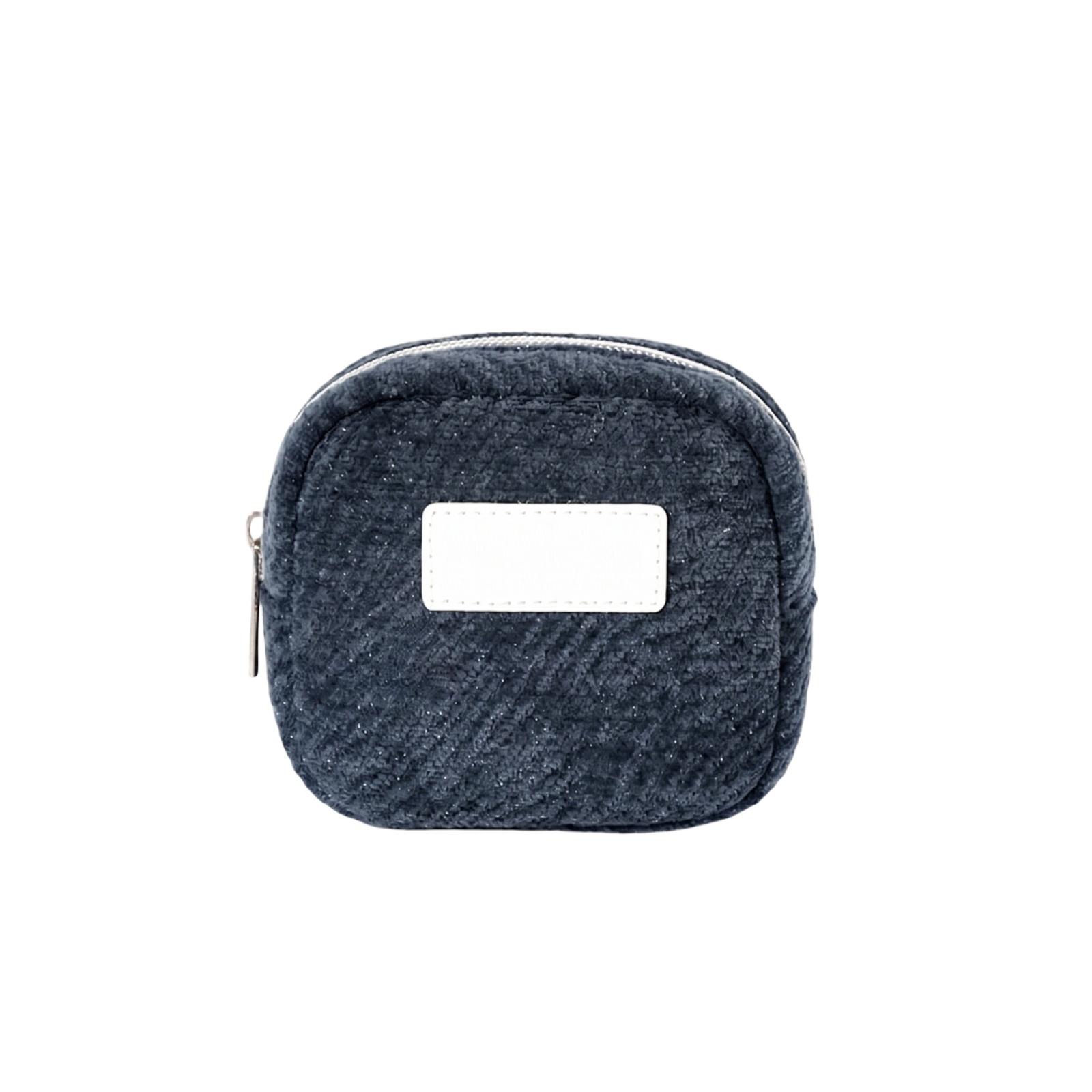 Portable Travel Makeup Bag Small Cosmetic Pouch Organizer Zipper Storage Case for Toiletries and Personal Care Accessories one size Темно-синій
Portable Travel Makeup Bag Small Cosmetic Pouch Organizer Zipper Storage Case for Toiletries and Personal Care Accessories one size Темно-синій