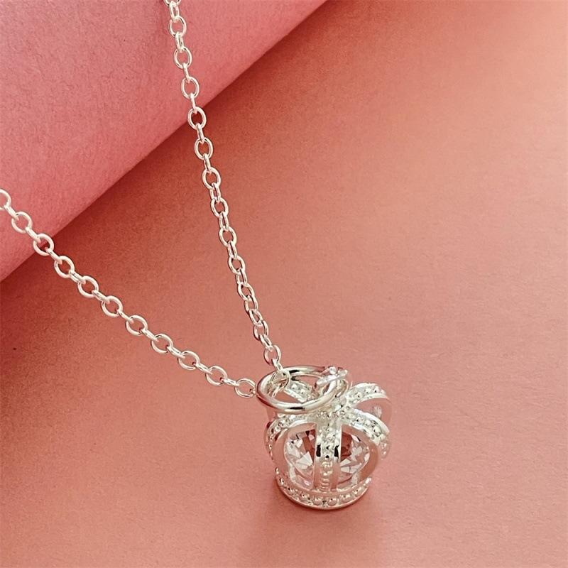 925 Silver Necklace Crown Pendant 40-46cm Niche Light Luxury Women Necklace Fashion Birthday Jewelry Gift Gem Color: 40CM
925 Silver Necklace Crown Pendant 40-46cm Niche Light Luxury Women Necklace Fashion Birthday Jewelry Gift Gem Color: 40CM