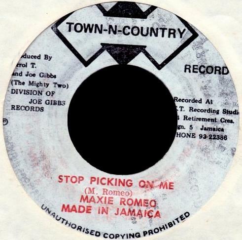 7inch Record MAX ROMEO - Stop Picking On Me NONE Town-N-Country 1977 Jamaica Reggae, Ska & Dub Used
7inch Record MAX ROMEO - Stop Picking On Me NONE Town-N-Country 1977 Jamaica Reggae, Ska & Dub Used