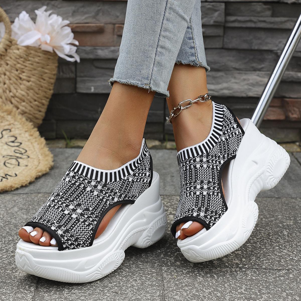 2025 summer new platform sandals women s foreign trade Europe and the United States large size lazy one pedal flying woven fish mouth sports sandals 43
2025 summer new platform sandals women s foreign trade Europe and the United States large size lazy one pedal flying woven fish mouth sports sandals 43
