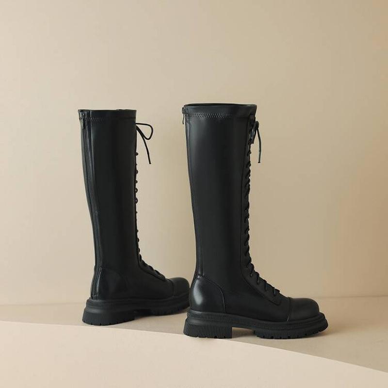 Autumn and winter thick-soled large-size Martin boots for women, medium heel, round head, front lace-up, non-slip square heel leather boots, Kor 39
Autumn and winter thick-soled large-size Martin boots for women, medium heel, round head, front lace-up, non-slip square heel leather boots, Kor 39