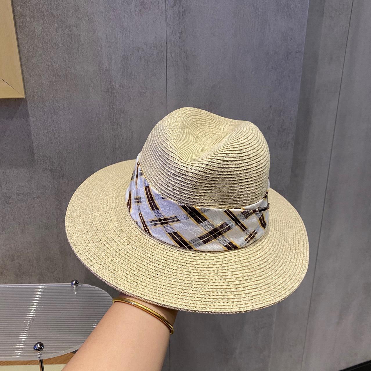 Jazz hat, summer wide-brimmed top hat, classic plaid boutique leisure vacation sunshade, fine papyrus straw hat adult (56-58cm) брудно-білий
Jazz hat, summer wide-brimmed top hat, classic plaid boutique leisure vacation sunshade, fine papyrus straw hat adult (56-58cm) брудно-білий