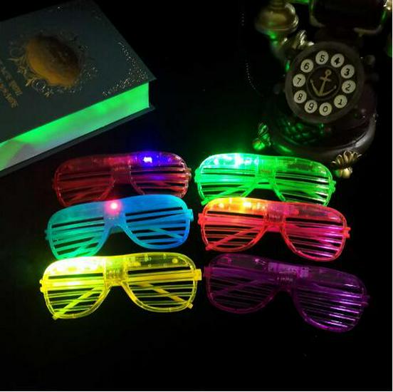 2026 LED Heart-Shaped Luminous Glasses - Flashing New Year Toy for Kids
2026 LED Heart-Shaped Luminous Glasses - Flashing New Year Toy for Kids