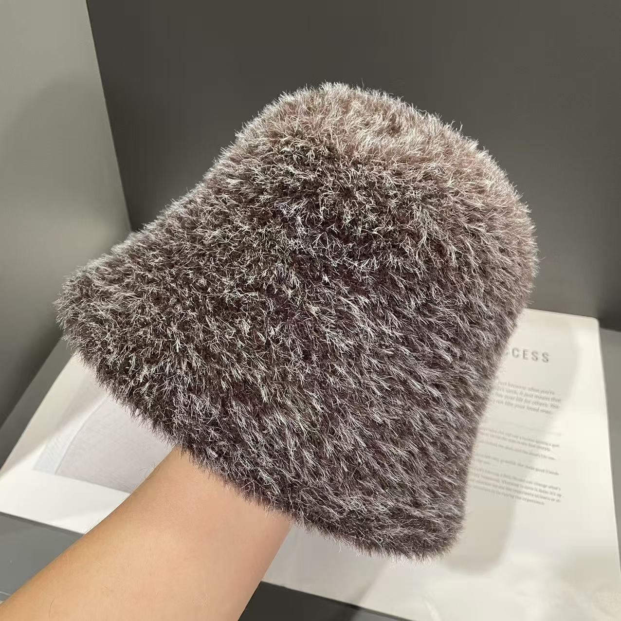 Осень и Зима Новый Стиль Японская Мода Однотонная Плюшевая Шляпа-Панама Универсальная, Подчеркивающая Маленькое Лицо M(56-58cm)
Осень и Зима Новый Стиль Японская Мода Однотонная Плюшевая Шляпа-Панама Универсальная, Подчеркивающая Маленькое Лицо M(56-58cm)