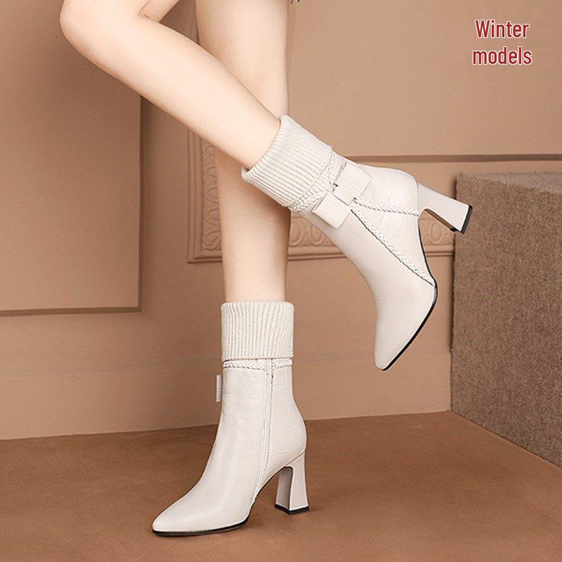 Жіночі білі шкіряні чоботи до середини ікри на масивних підборах - Модні ботильйони з гострим носком, що стрункішать щиколотку, для осені та зими 36
Жіночі білі шкіряні чоботи до середини ікри на масивних підборах - Модні ботильйони з гострим носком, що стрункішать щиколотку, для осені та зими 36
