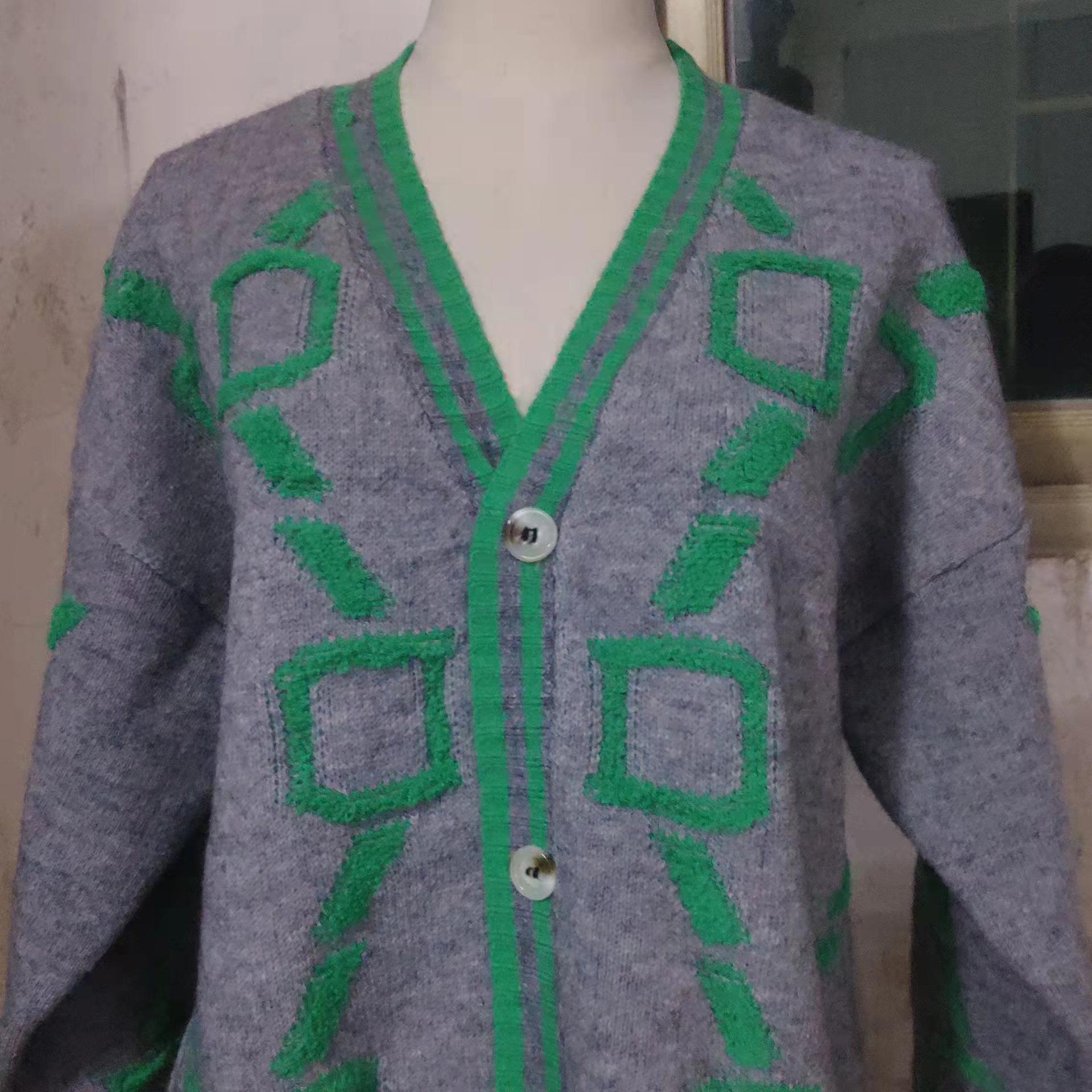 Женский осенне-зимний трикотажный свободный джемпер с длинными рукавами Temperament L серый
Женский осенне-зимний трикотажный свободный джемпер с длинными рукавами Temperament L серый