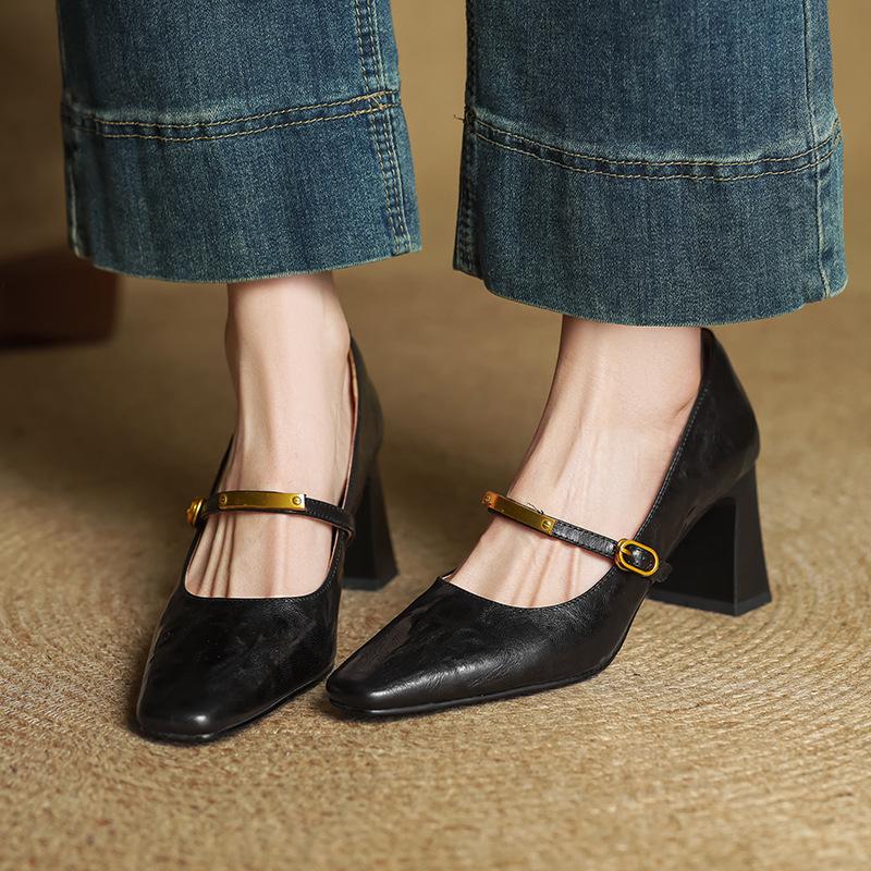 Черные туфли Мэри Джейн на блочном каблуке из натуральной овчины для женщин - Весна 2025 37
Черные туфли Мэри Джейн на блочном каблуке из натуральной овчины для женщин - Весна 2025 37