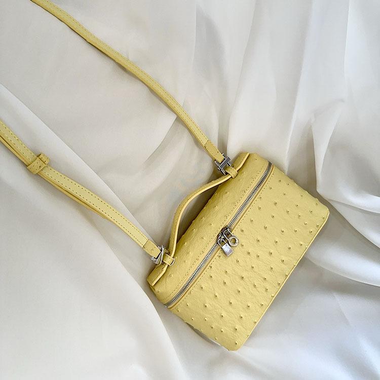 Женская сумка из натуральной кожи L19, сумка для ланча с рисунком страуса, верхний слой, сумка из коровьей кожи, диагональная крестообразная маленькая квадратная сумка 20x12x6cm жёлтый
Женская сумка из натуральной кожи L19, сумка для ланча с рисунком страуса, верхний слой, сумка из коровьей кожи, диагональная крестообразная маленькая квадратная сумка 20x12x6cm жёлтый