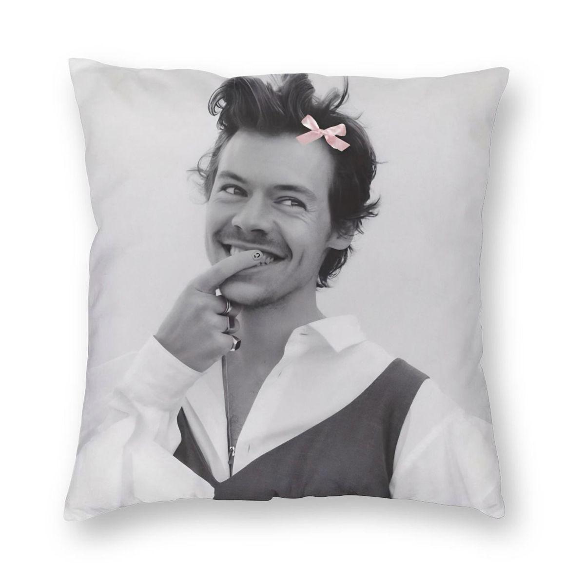 Harrys Styles Pillowcase Printing Fabric Cushion Cover Gift Pillow Case Cover Living Room Zipper 40X40cm 12x12Inch
Harrys Styles Pillowcase Printing Fabric Cushion Cover Gift Pillow Case Cover Living Room Zipper 40X40cm 12x12Inch