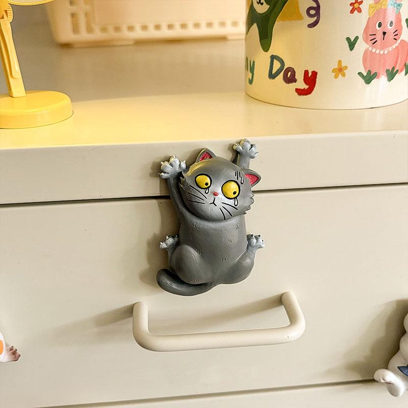 Интересные кошачьи магниты на холодильник наклейка милые мультяшные наклейки летающий кот каваи животное канцелярские товары DIY аксессуары украшение подарок
Интересные кошачьи магниты на холодильник наклейка милые мультяшные наклейки летающий кот каваи животное канцелярские товары DIY аксессуары украшение подарок