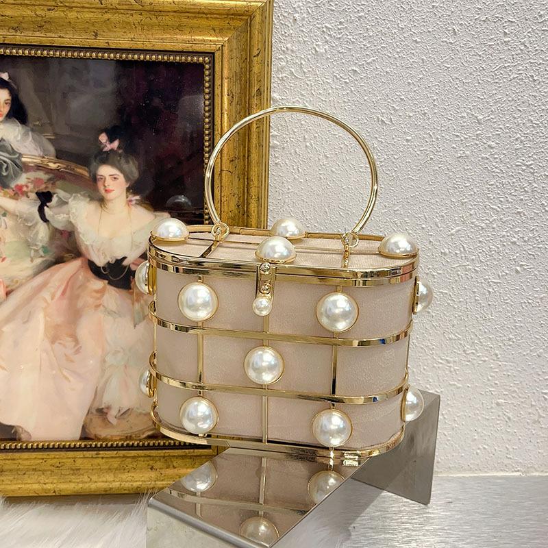 Metal Birdcage Hollow Bucket Bag Shiny Not Glittering Rhinestone Premium Pearl Portable Dinner Bag
Metal Birdcage Hollow Bucket Bag Shiny Not Glittering Rhinestone Premium Pearl Portable Dinner Bag