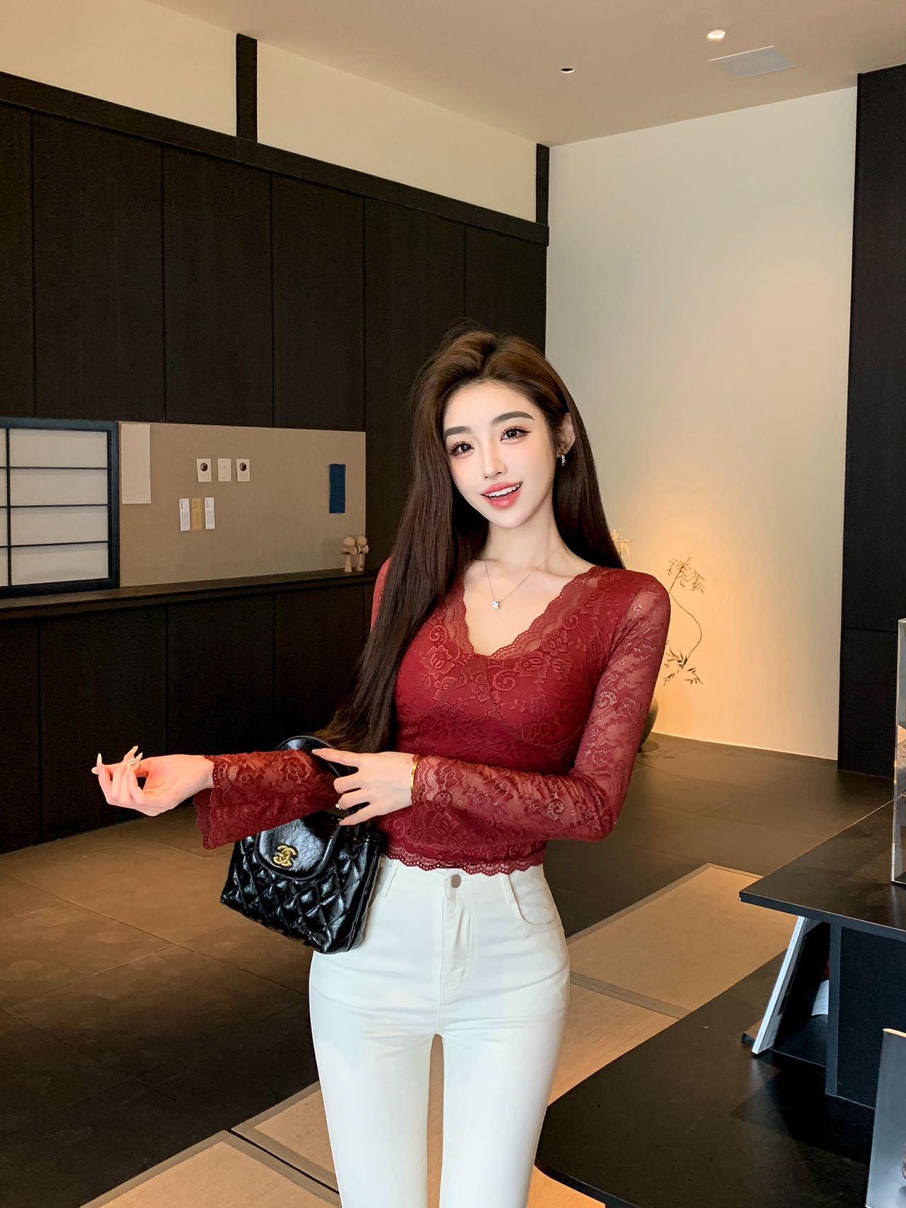 Lace Sexy V-neck Women s Long Sleeve T-shirt with Chest Pads One Size
Lace Sexy V-neck Women s Long Sleeve T-shirt with Chest Pads One Size