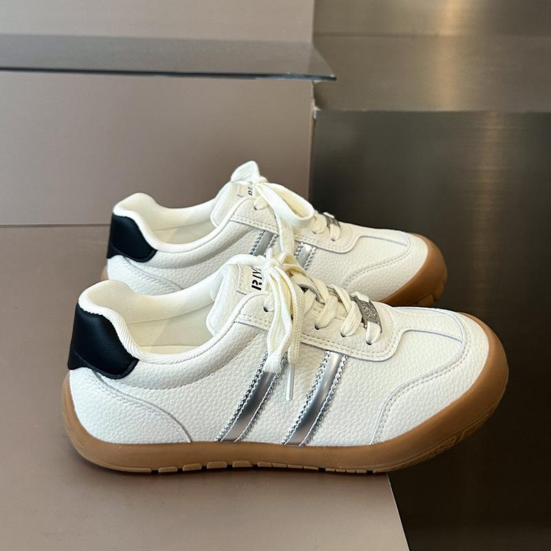 2024 нове взуття в стилі коледжу в стилі ретро, спортивне взуття, кругла голова, що демонструє ноги, маленькі жіночі туфлі на плоскому повсякденному кросі 40
2024 нове взуття в стилі коледжу в стилі ретро, спортивне взуття, кругла голова, що демонструє ноги, маленькі жіночі туфлі на плоскому повсякденному кросі 40