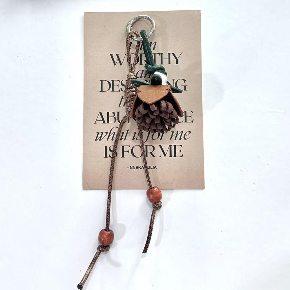 Creative Pinecone Flower Ball Purse Hanging Pendants Cute Tassel Ball Handmade Rope Keychain Bag Pendants Charms For Bags New кофейный
Creative Pinecone Flower Ball Purse Hanging Pendants Cute Tassel Ball Handmade Rope Keychain Bag Pendants Charms For Bags New кофейный