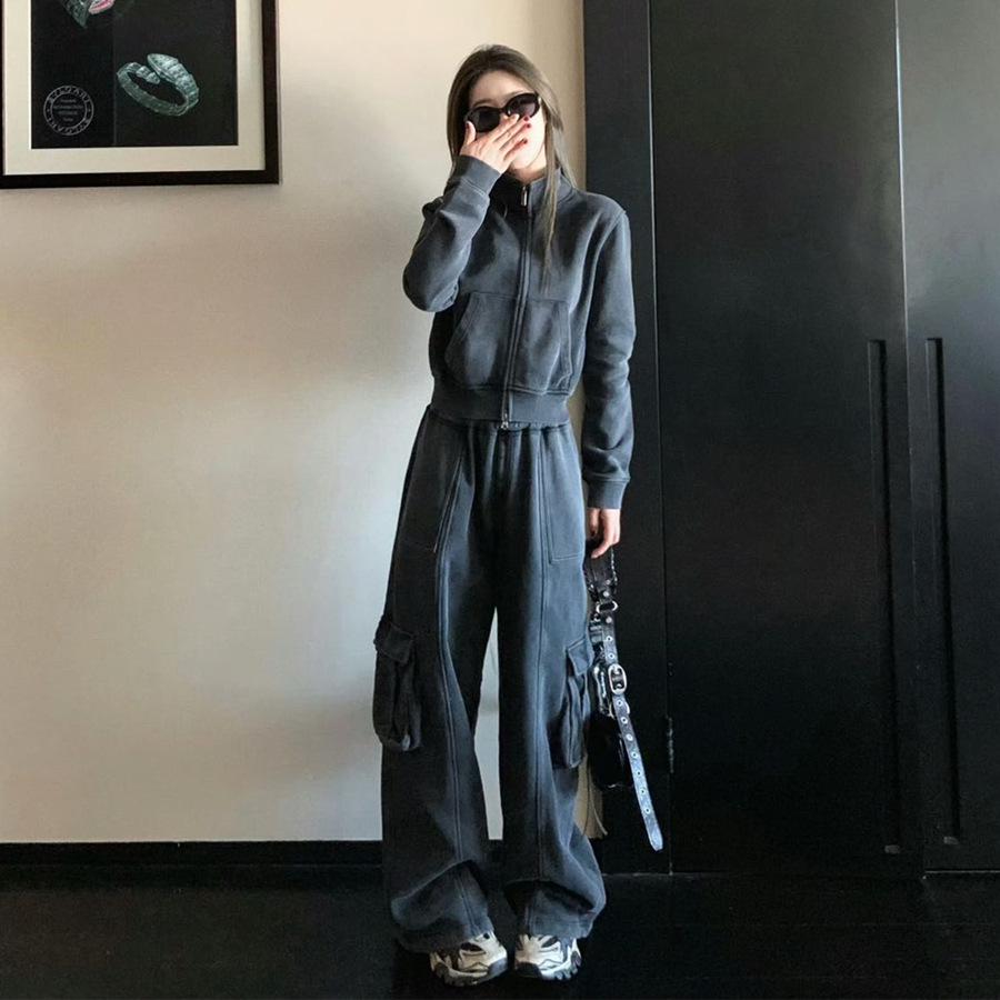 Korean Style Women s Autumn/Winter Hoodie & Cargo Pants Set - Casual, Loose, Slimming Two-Piece Sportswear S
Korean Style Women s Autumn/Winter Hoodie & Cargo Pants Set - Casual, Loose, Slimming Two-Piece Sportswear S