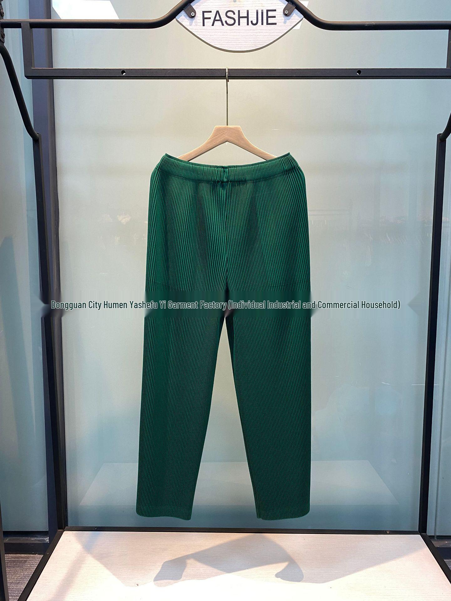 Miyake Pleats High-Waisted Wide-Leg Pants: Classic, Thick, Versatile Casual Style for Women. One Size чирковый
Miyake Pleats High-Waisted Wide-Leg Pants: Classic, Thick, Versatile Casual Style for Women. One Size чирковый