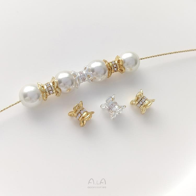Color-Protective Copper-Plated 18K Gold & 14K Light Gold Zircon Plum Blossom Spacer Bead Holder for DIY.
Color-Protective Copper-Plated 18K Gold & 14K Light Gold Zircon Plum Blossom Spacer Bead Holder for DIY.