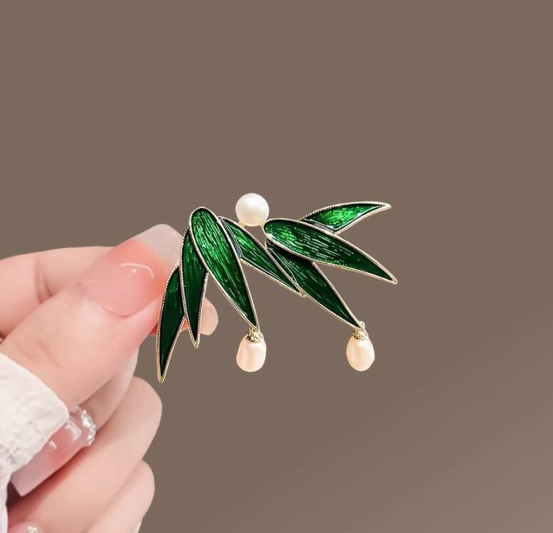 Blue Green Enamel Pines Bamboo Shape Brooch for Women Men Plant Badges Cap Backpack Pins for Clothing Accessories Jewelry зелений
Blue Green Enamel Pines Bamboo Shape Brooch for Women Men Plant Badges Cap Backpack Pins for Clothing Accessories Jewelry зелений