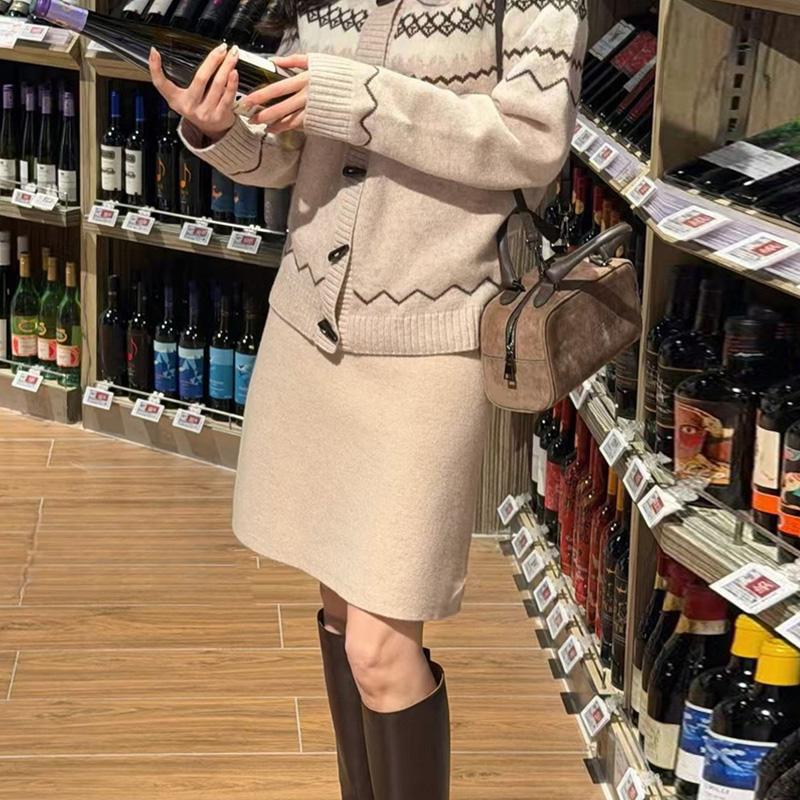 Women s High Waist Knit Skirt - Elegant Autumn/Winter 2025, Versatile & Stylish XL вершковий/білий
Women s High Waist Knit Skirt - Elegant Autumn/Winter 2025, Versatile & Stylish XL вершковий/білий