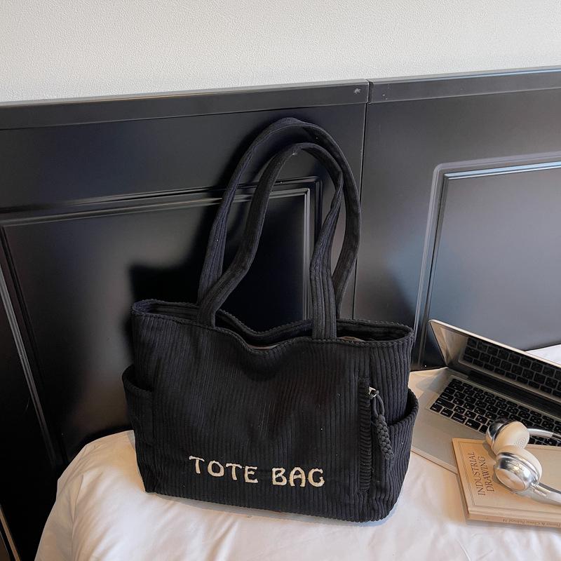 Versatile Large Capacity Top Handle Bag Stylish Plush Tote Bag High End Fashiable Shoulder Bag чорний
Versatile Large Capacity Top Handle Bag Stylish Plush Tote Bag High End Fashiable Shoulder Bag чорний