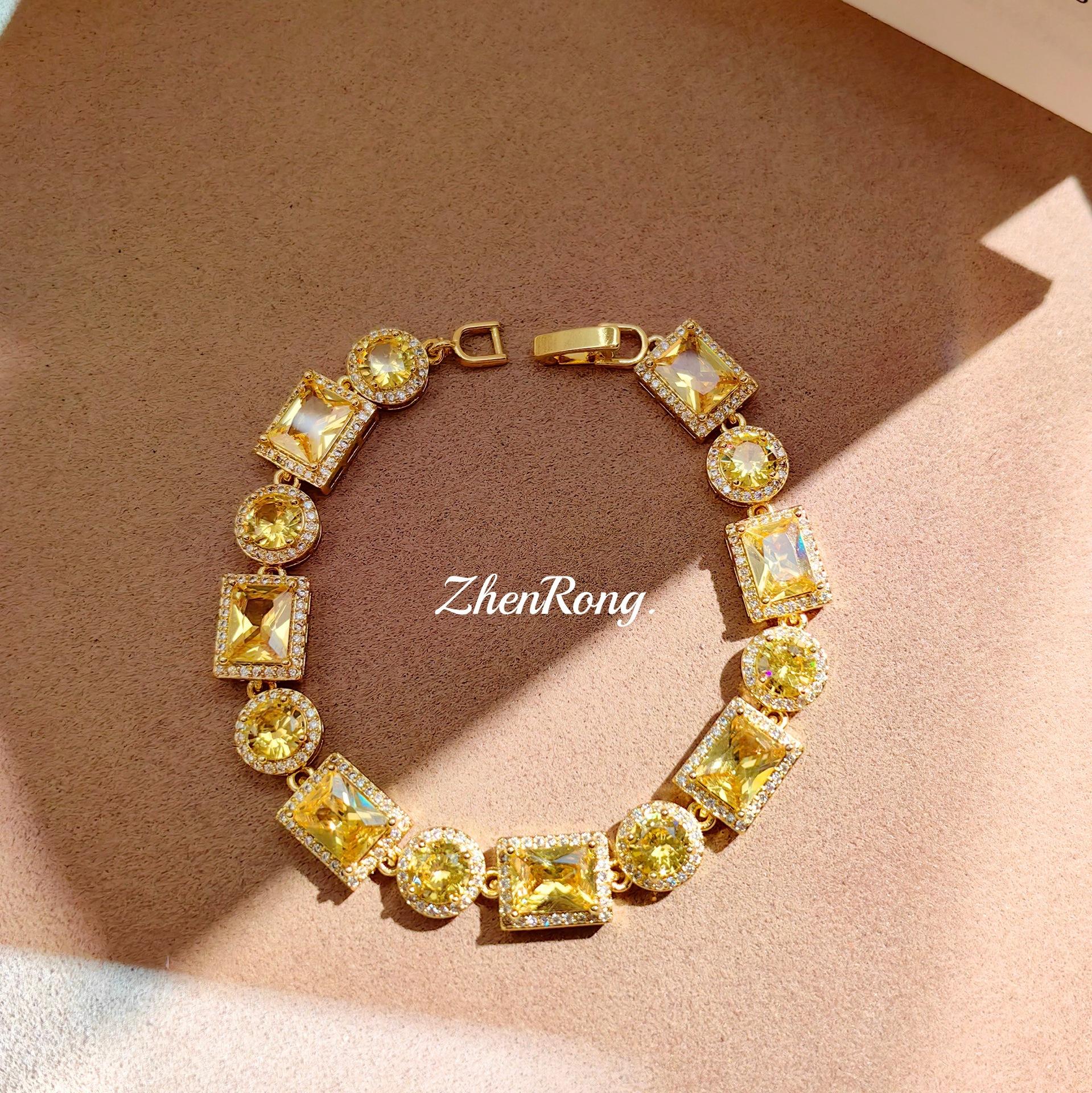 2026 European and American Round Sugar Cube Yellow Zircon Full Diamond Bracelet Women s Fashion Versatile Personality Temperament Gold Yellow Diamond
2026 European and American Round Sugar Cube Yellow Zircon Full Diamond Bracelet Women s Fashion Versatile Personality Temperament Gold Yellow Diamond
