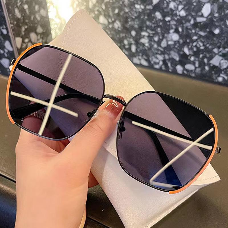 2025 New Fashion Women Oversized Fashion Sunglasses Classics Travel Shade Sunglasses UV400 Outdoor Sports Men Rectangle Glasses
2025 New Fashion Women Oversized Fashion Sunglasses Classics Travel Shade Sunglasses UV400 Outdoor Sports Men Rectangle Glasses