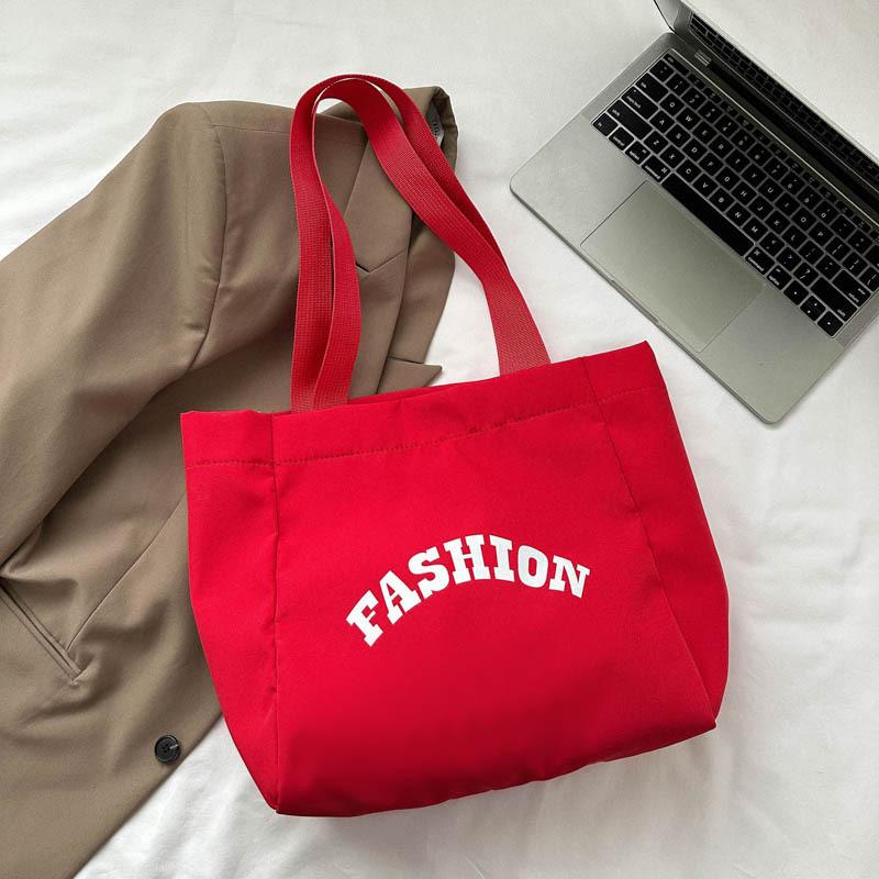 Trendy Street Style Tote Bag For Women With Spacious Design And Versatile Use Without Pendant червоний
Trendy Street Style Tote Bag For Women With Spacious Design And Versatile Use Without Pendant червоний