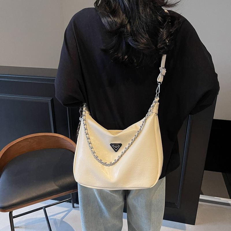 2025 осень и зима новый модный тренд ретро удобная дышащая легкая плечевая сумка-тоут большой вместимости 30*13*23
2025 осень и зима новый модный тренд ретро удобная дышащая легкая плечевая сумка-тоут большой вместимости 30*13*23