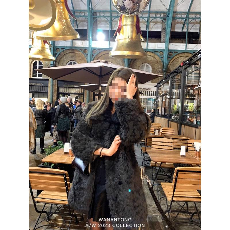 2024 Women s Black Lambswool Leather Furry One-Piece Thickened Autumn Winter Coat S 80-100 lbs
2024 Women s Black Lambswool Leather Furry One-Piece Thickened Autumn Winter Coat S 80-100 lbs