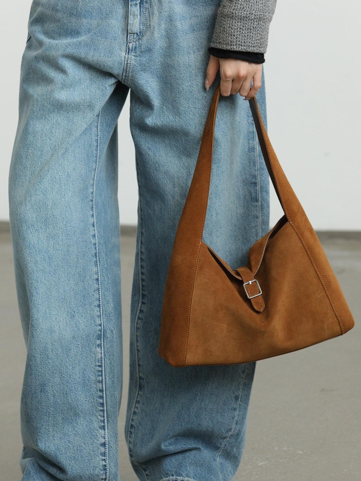 Women s Suede Cow Genuine Leather Shoulder Bags Ladies Soft Cowhide Tote Bag Female Design Luxury Commuting Handbag 33x21x9cm
Women s Suede Cow Genuine Leather Shoulder Bags Ladies Soft Cowhide Tote Bag Female Design Luxury Commuting Handbag 33x21x9cm