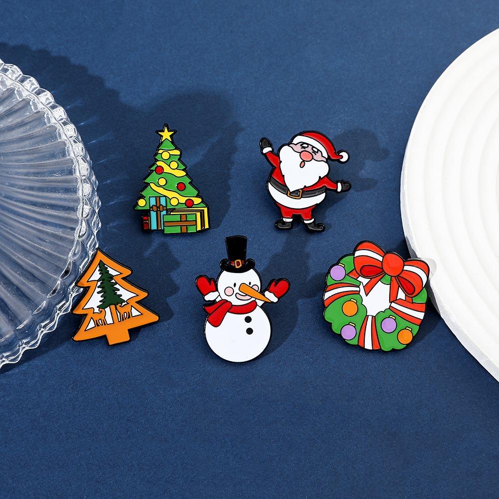 Christmas Santa Claus Brooch Fashionable Christmas Tree Pins Exquisite Christmas Brooch Hat Badge
Christmas Santa Claus Brooch Fashionable Christmas Tree Pins Exquisite Christmas Brooch Hat Badge