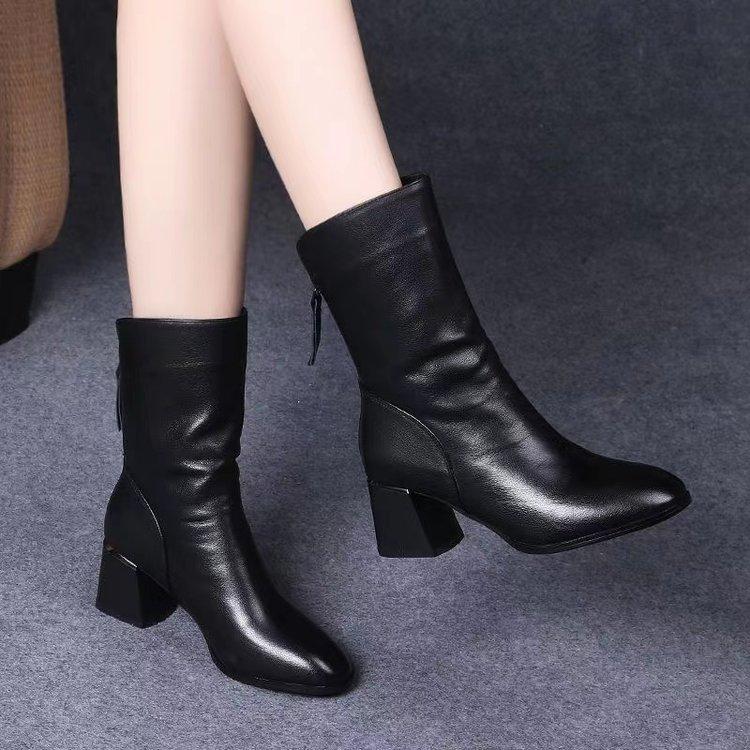 New Women Versatile Leather Boots Fashion antislip high heels female Casual comfortable boot External Wear Trendy shoes 35
New Women Versatile Leather Boots Fashion antislip high heels female Casual comfortable boot External Wear Trendy shoes 35