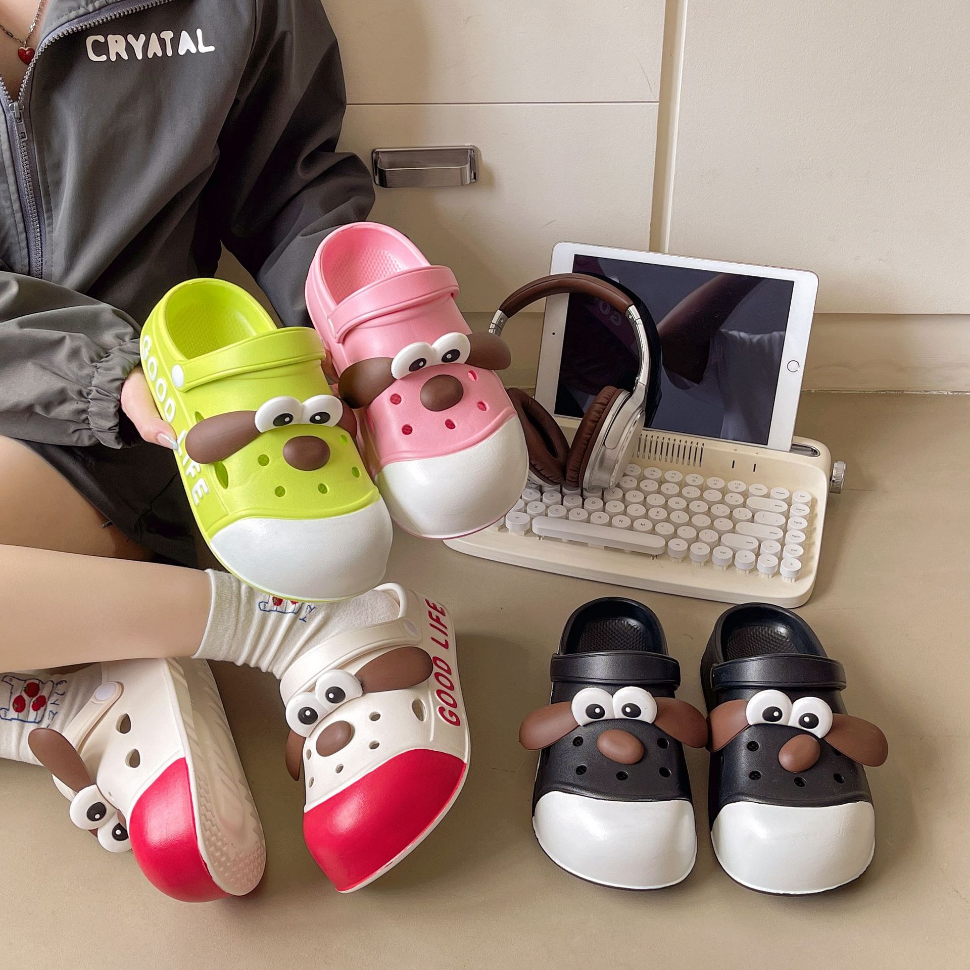 Baotou cool slippers women s new seaside beach women s shoes trendy ins cartoon cute eva hole shoes women 40-41
Baotou cool slippers women s new seaside beach women s shoes trendy ins cartoon cute eva hole shoes women 40-41