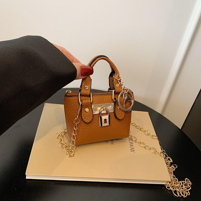 Трендовое чувство дизайна изысканная мини-квадратная сумка высококлассный темперамент цепочка плечевая сумка-мессенджер женщины коричневый
Трендовое чувство дизайна изысканная мини-квадратная сумка высококлассный темперамент цепочка плечевая сумка-мессенджер женщины коричневый