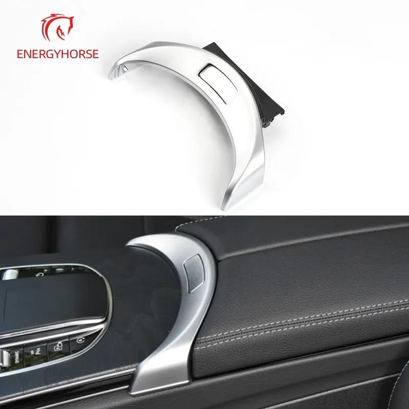 Car Center Console Armrest Cover Button Central Storage Box Switch For Mercedes BENZ C Class W205 C300 C400 GLC W253 2056803407 срібний
Car Center Console Armrest Cover Button Central Storage Box Switch For Mercedes BENZ C Class W205 C300 C400 GLC W253 2056803407 срібний