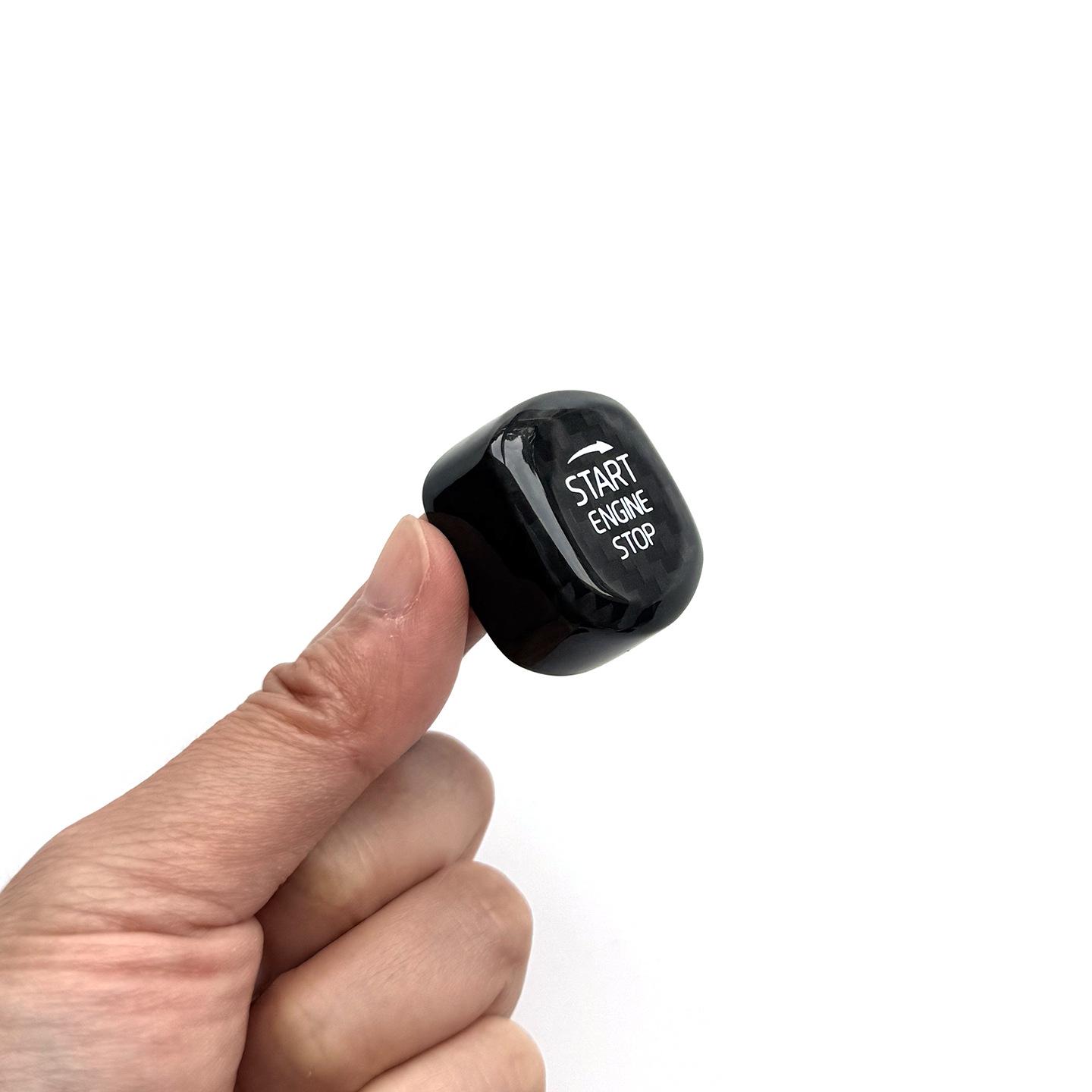 Наклейка на кнопку Start/Stop из углеродного волокна для интерьера Volvo XC60, XC90, S90, S60, V90
Наклейка на кнопку Start/Stop из углеродного волокна для интерьера Volvo XC60, XC90, S90, S60, V90