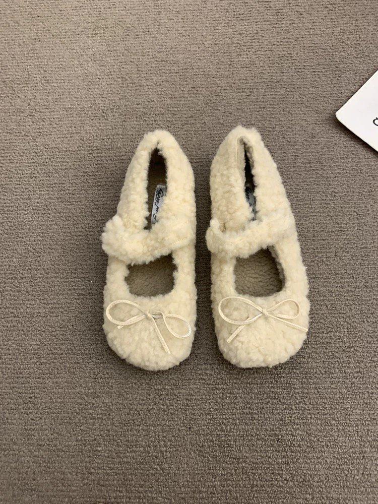 Fairy wind lamb wool French wool shoes female 2025 winter new sole with Mary Jane Doudou cotton shoes 40
Fairy wind lamb wool French wool shoes female 2025 winter new sole with Mary Jane Doudou cotton shoes 40